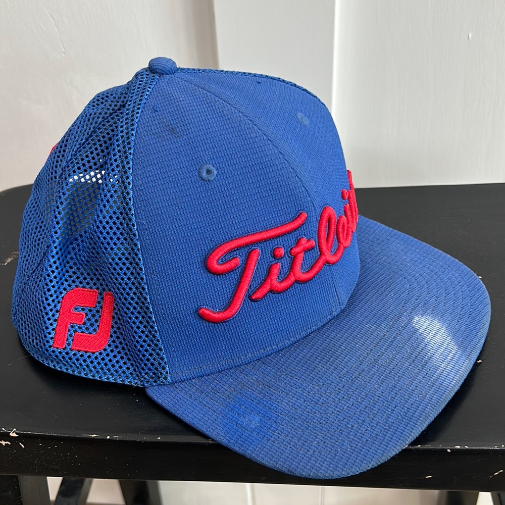 Titleist Snapback - FJ Pro V1 Logo Hat